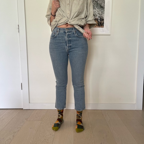 NWT trendy jeans. Super flattering with some stretch so very comfortable - Picture 3 of 3